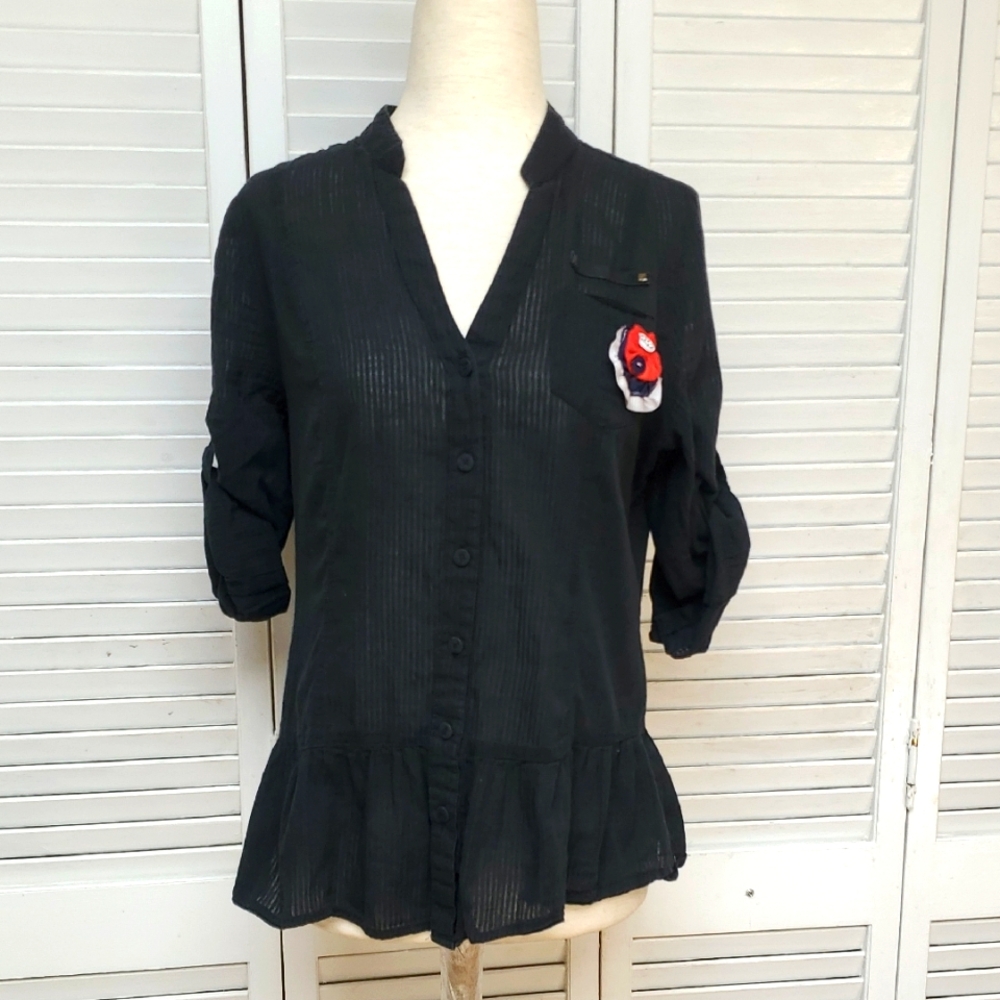 Antilia Femme Button Down Blouse, Decorative Pocket Size M